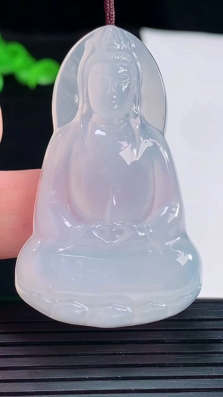 天然A货翡翠冰种紫罗兰素衣观音吊坠，尺寸50.5-31-6重量:15.66g
5月20日