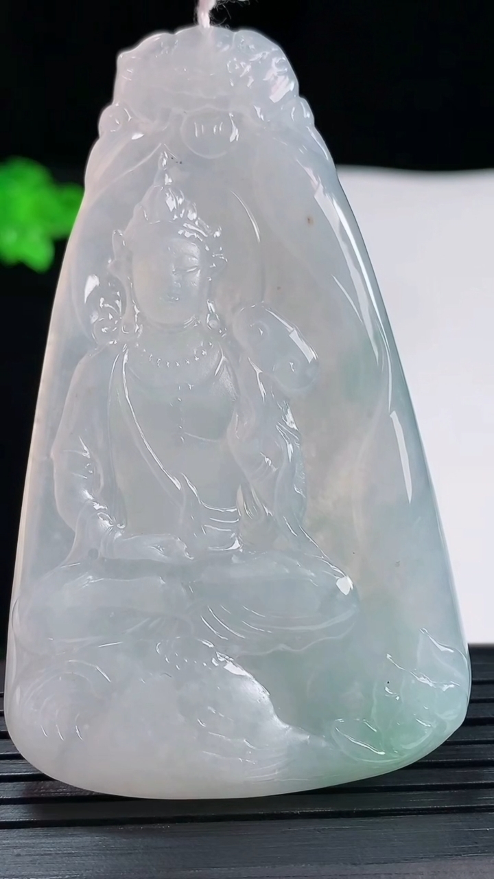 天然A货翡翠普贤菩萨吊坠，尺寸72.5-43-5重量:32.66g
5月20日
