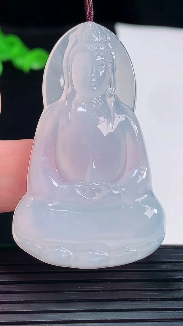 天然A货翡翠冰种紫罗兰素衣观音吊坠，尺寸50.5-31-6重量:15.66g
5月20日