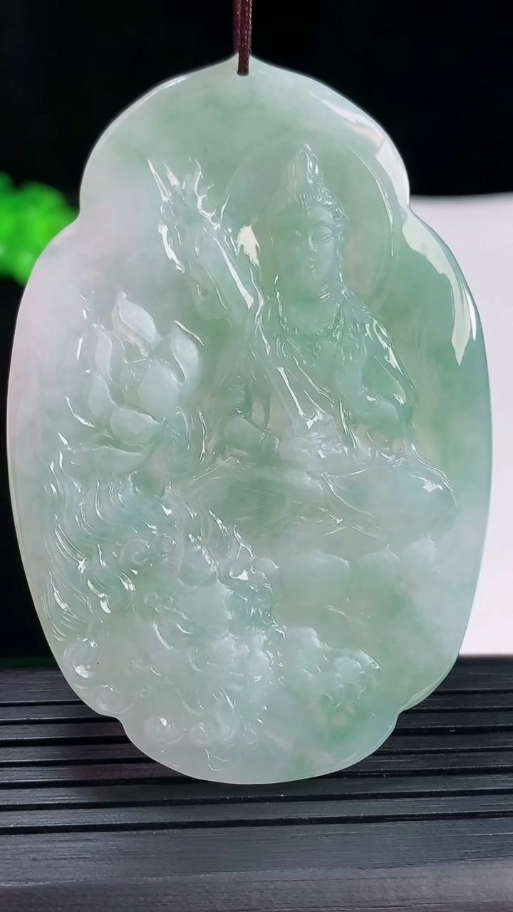 天然A货翡翠文殊菩萨吊坠，尺寸42.5-48-5重量:36.30g
5月20日