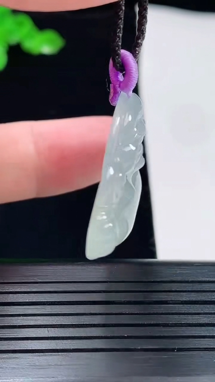 天然A货翡翠佛公吊坠，尺寸30-34.5-6重量:8.75g
5月20日