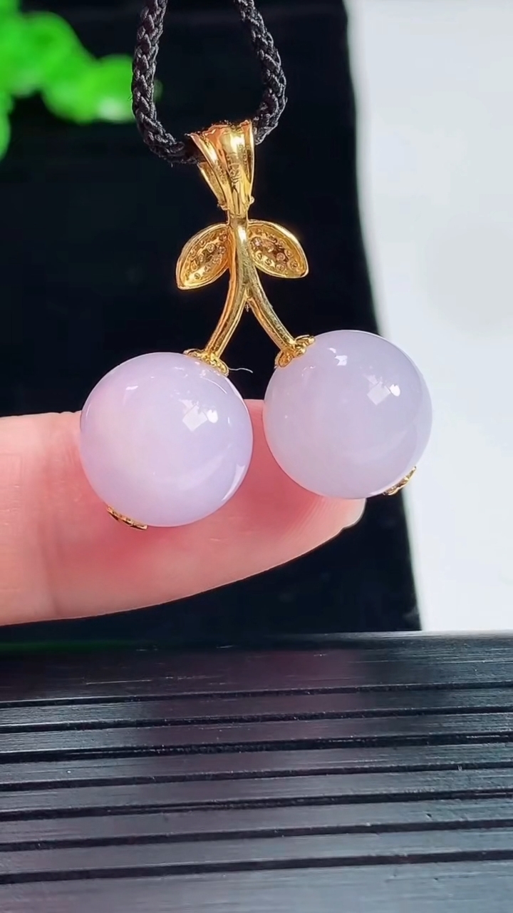 天然A货翡翠18k金紫罗兰圆珠吊坠，尺寸28-25-12，裸石12重量:6.85g
5月20日