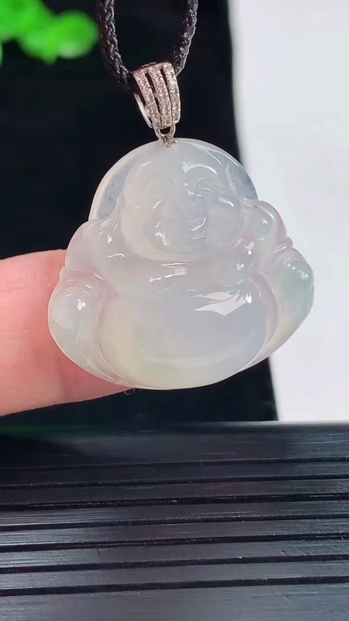天然A货翡翠佛公吊坠，尺寸23.5-26-6重量:5.55g
5月20日