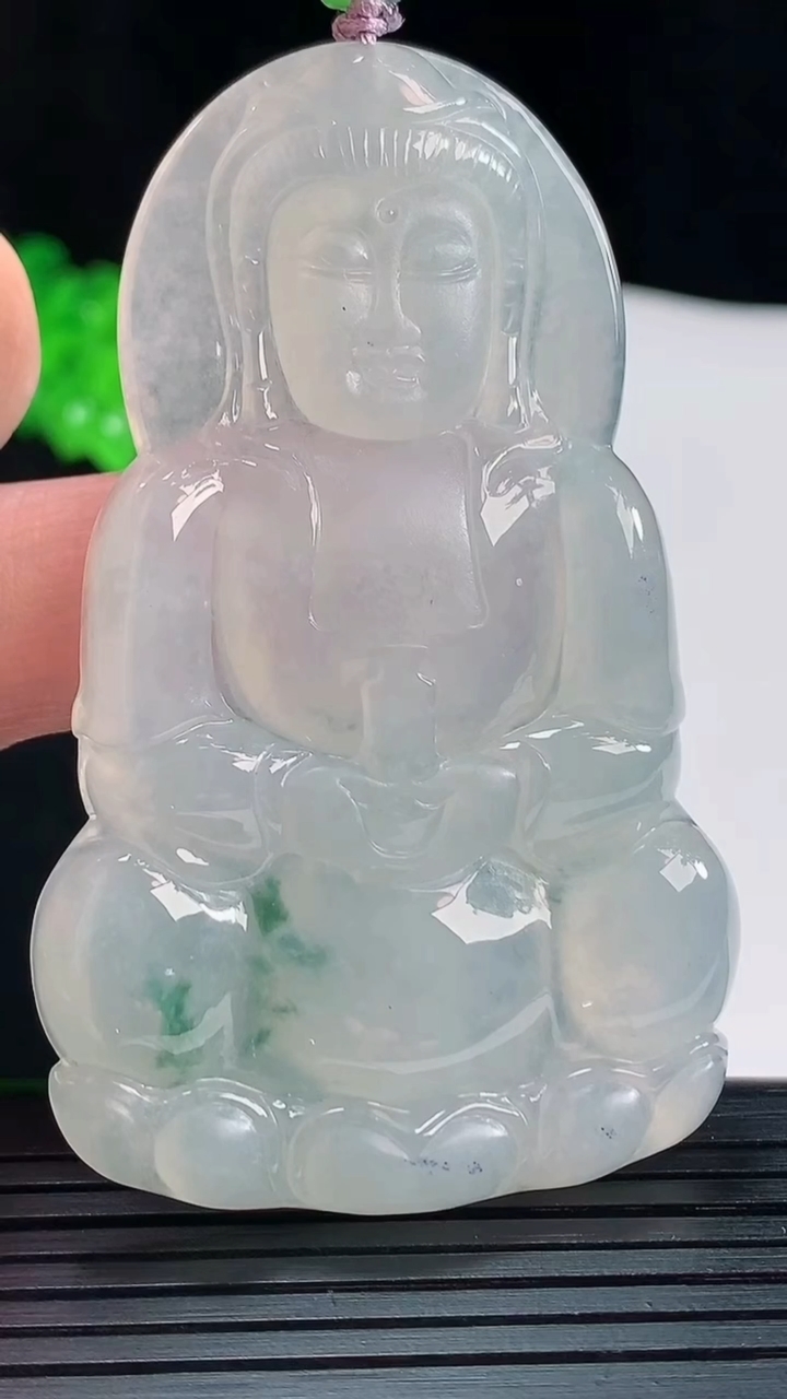 天然A货翡翠种飘花正装观音吊坠，尺寸67-41-5.8重量:32.72g
5月20日