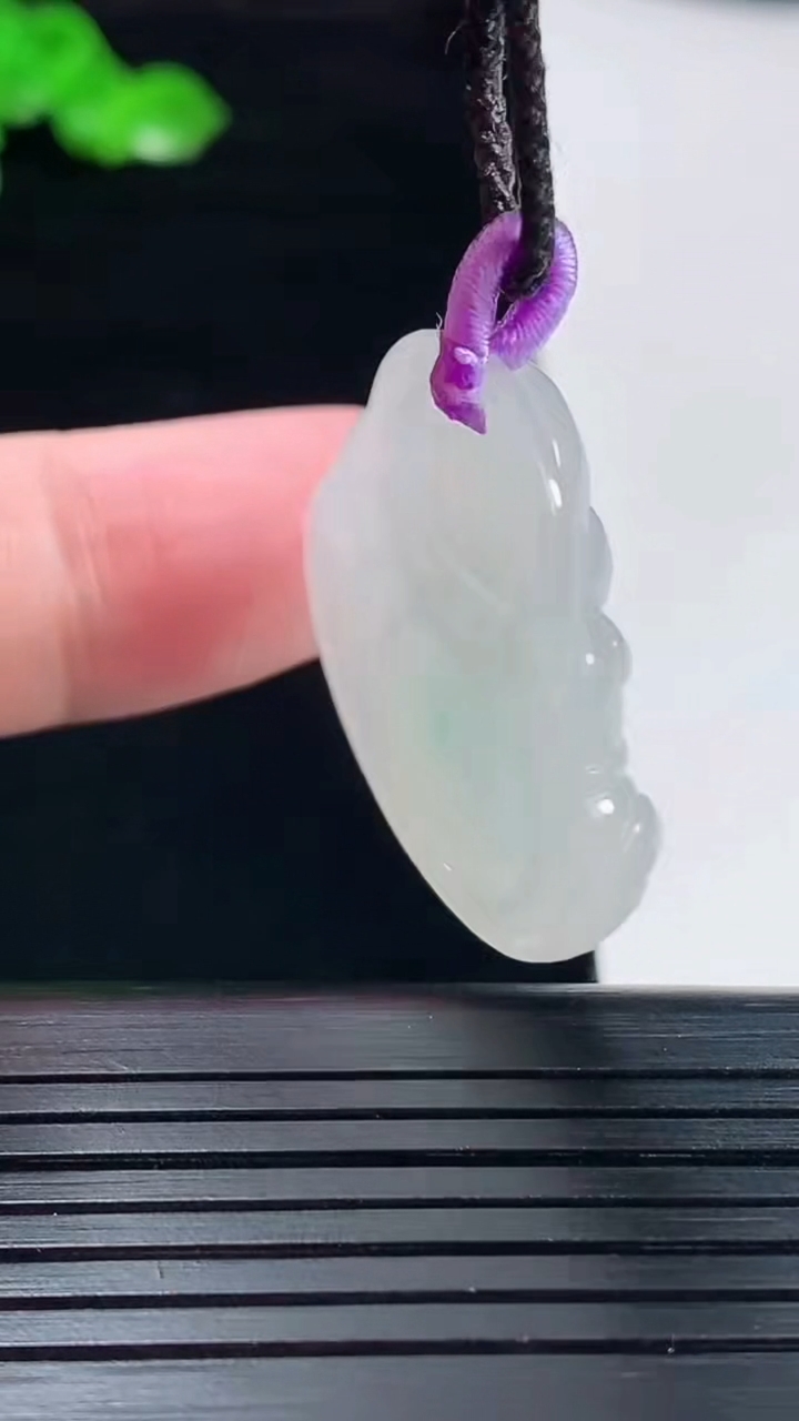 天然A货翡翠佛公吊坠，尺寸28-31.6-5.6重量:7.89g
5月20日
