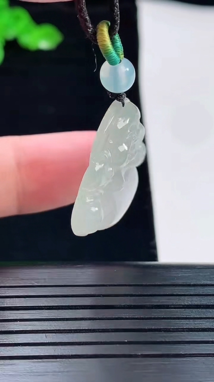 天然A货翡翠佛公吊坠，尺寸23.6-30-5.8重量:6.62g
5月20日