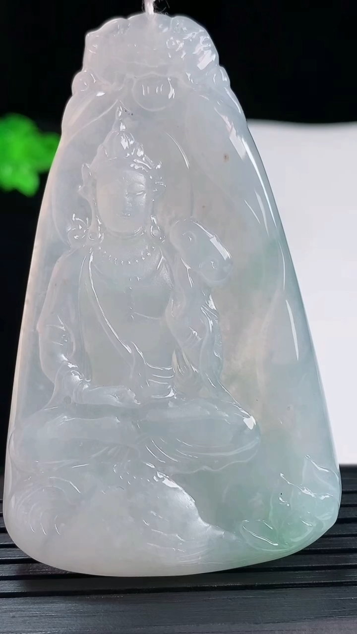 天然A货翡翠普贤菩萨吊坠，尺寸72.5-43-5重量:32.66g
5月20日