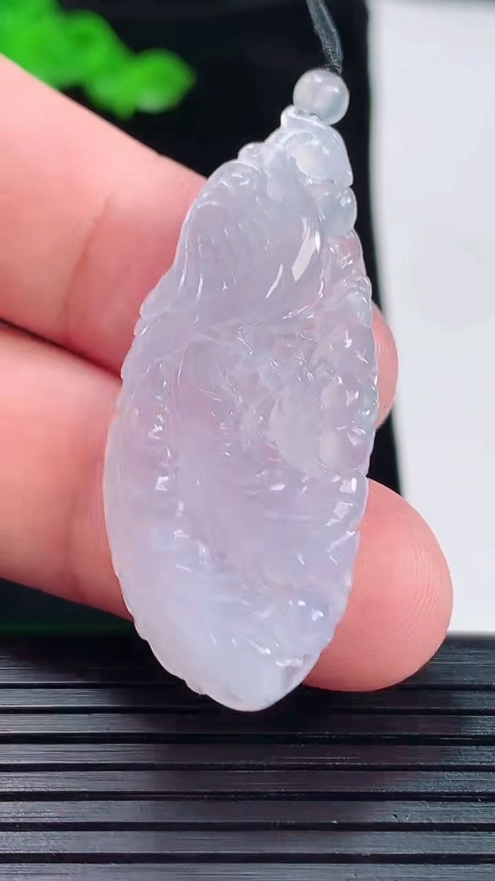 天然A货翡翠冰种紫罗兰凤凰吊坠，尺寸45.5-19-5.8重量:8.65g
5月20日
