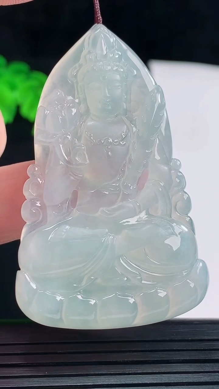 天然A货翡翠虚空藏菩萨吊坠，尺寸58-36-5.8重量:22.5g
5月22日