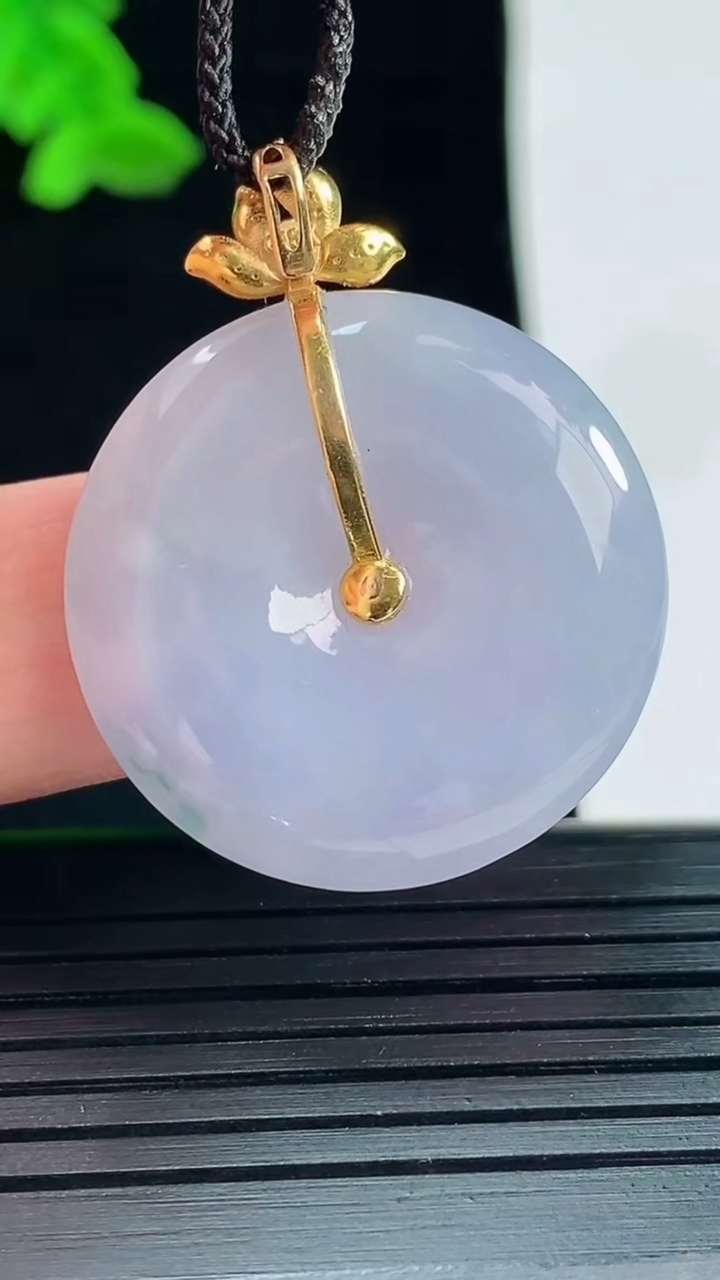 天然A货翡翠18k金紫罗兰平安扣吊坠，尺寸35-27-5.5重量:8.80g
5月22日