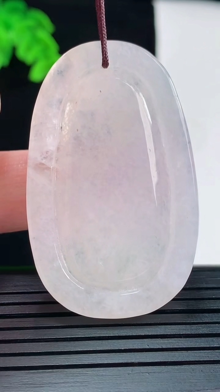 天然A货翡翠紫罗兰生肖牛吊坠，尺寸47.6-29.6-6.8重量:19.26g
5月22日