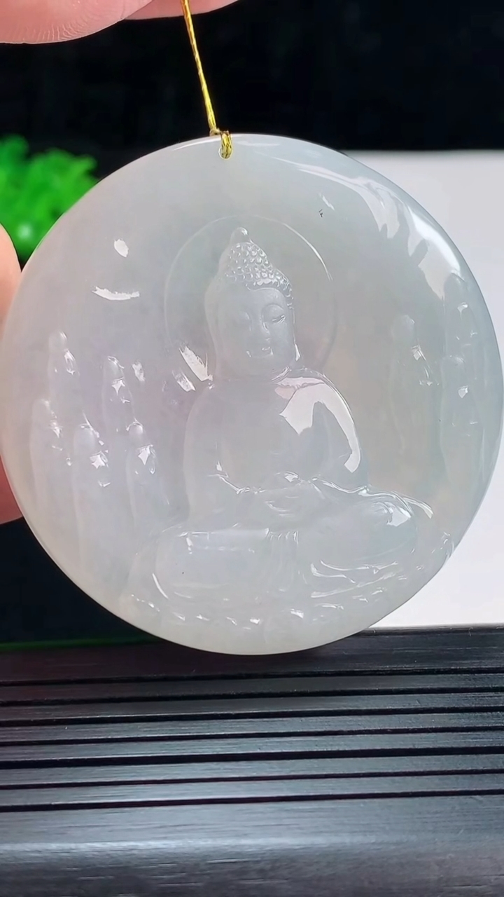 天然A货翡翠大日如来佛吊坠，尺寸52-6.5重量:36.78g
5月24日
