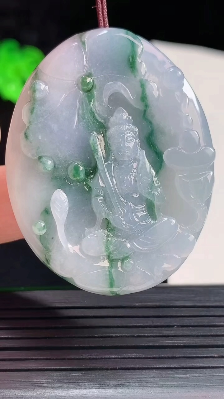 天然A货翡翠紫罗兰 飘花虚空藏菩萨吊坠，尺寸48-38-7.8重量:31.81g
5月25日