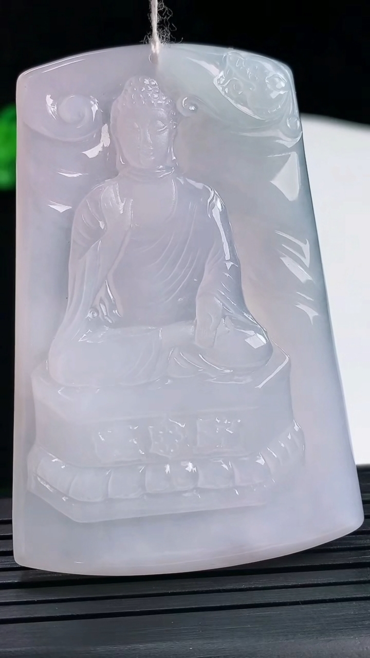 天然A货翡翠紫罗兰阿弥陀佛吊坠，尺寸67-45-4.5重量:31.39g
5月25日