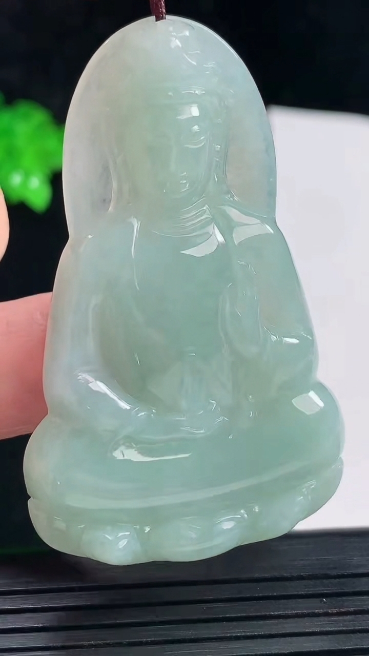 天然A货翡翠素衣观音吊坠，尺寸58-36.5-5.8重量:22.72g
5月25日