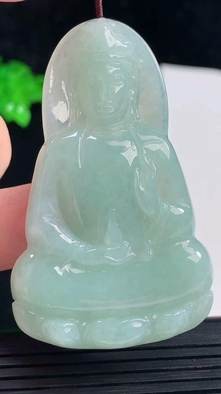 天然A货翡翠素衣观音吊坠，尺寸58-36.5-5.8重量:22.72g
5月25日