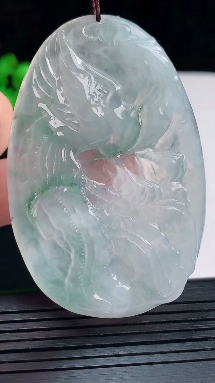 天然A货翡翠冰种飘花凤凰吊坠，尺寸64-43-5重:24.63g  h12
5月26日