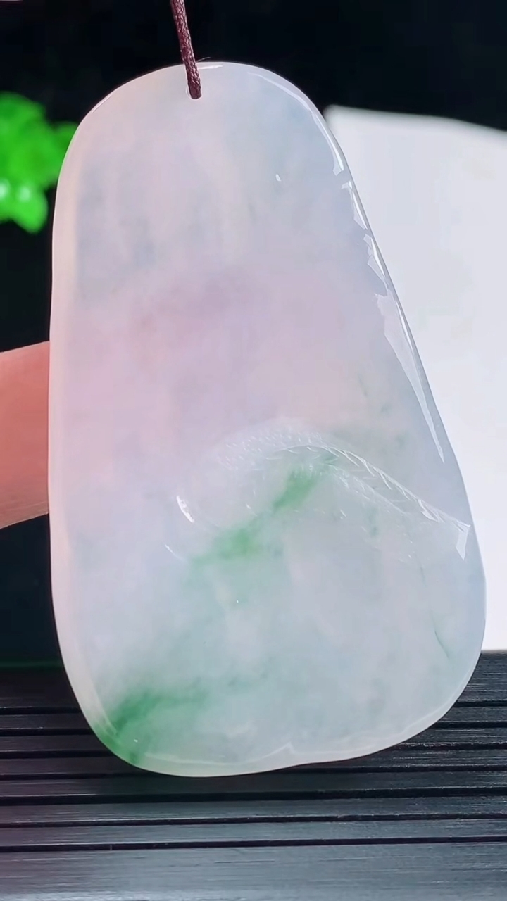 天然A货翡翠御龙观音吊坠，尺寸59-35-5.8重量:25.20g
5月26日