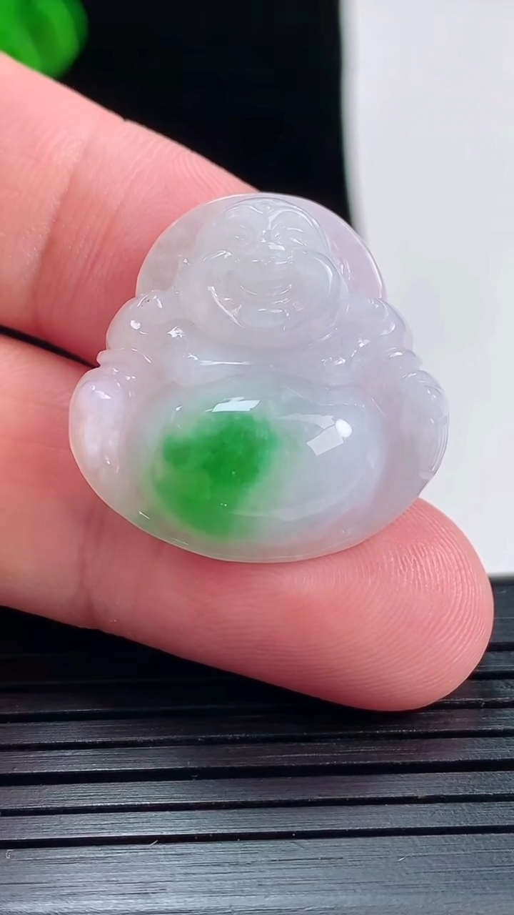 天然A货翡翠佛公吊坠，尺寸25.5-25.6-8重量:7.25g
5月26日