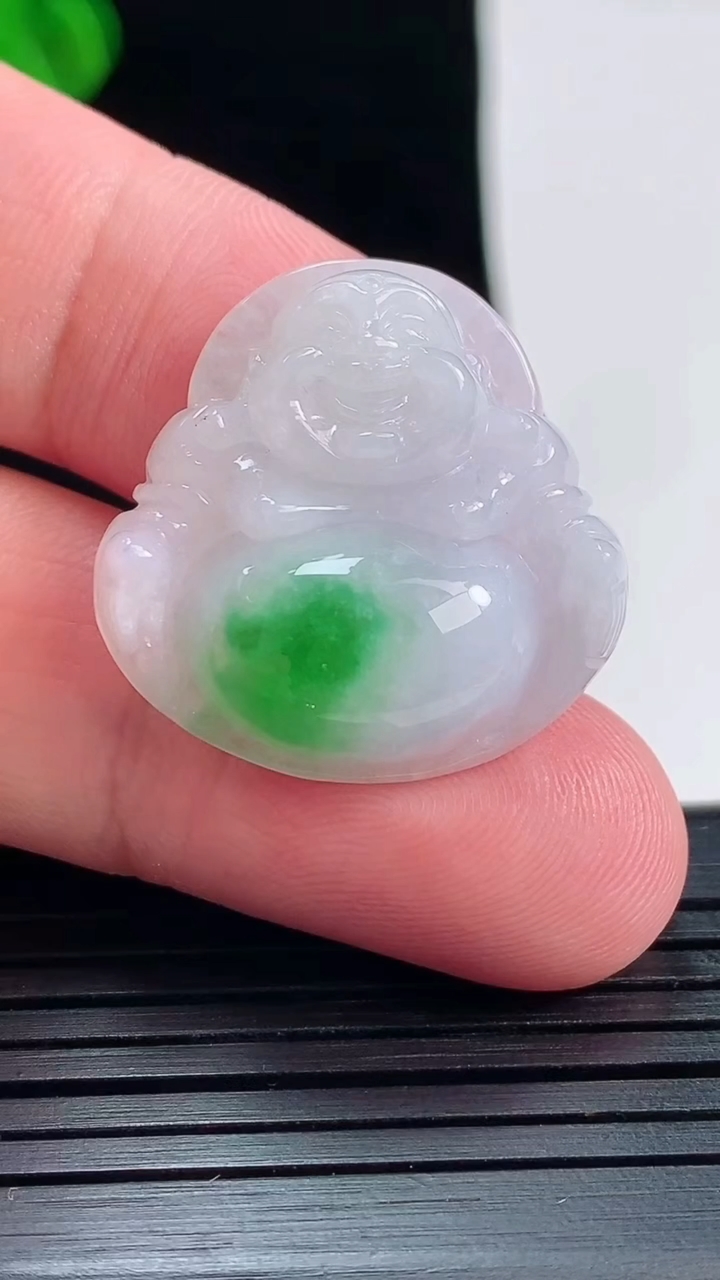 天然A货翡翠佛公吊坠，尺寸25.5-25.6-8重量:7.25g
5月26日