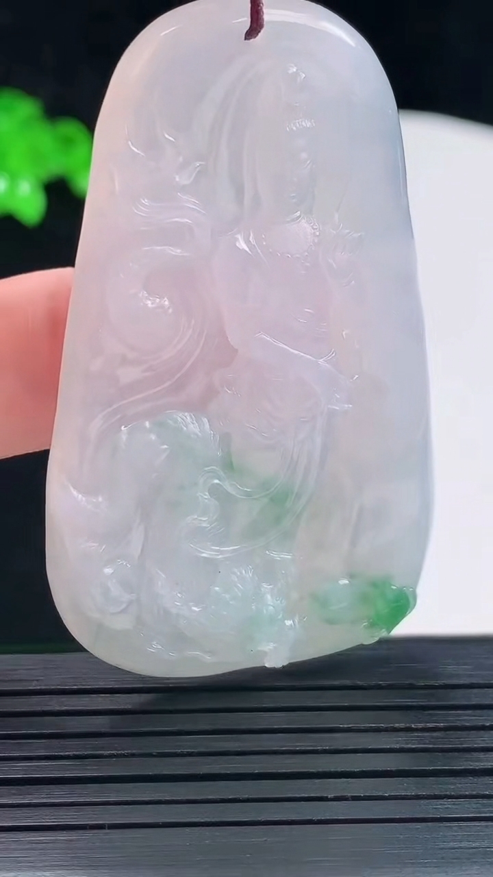 天然A货翡翠御龙观音吊坠，尺寸59-35-5.8重量:25.20g
5月26日