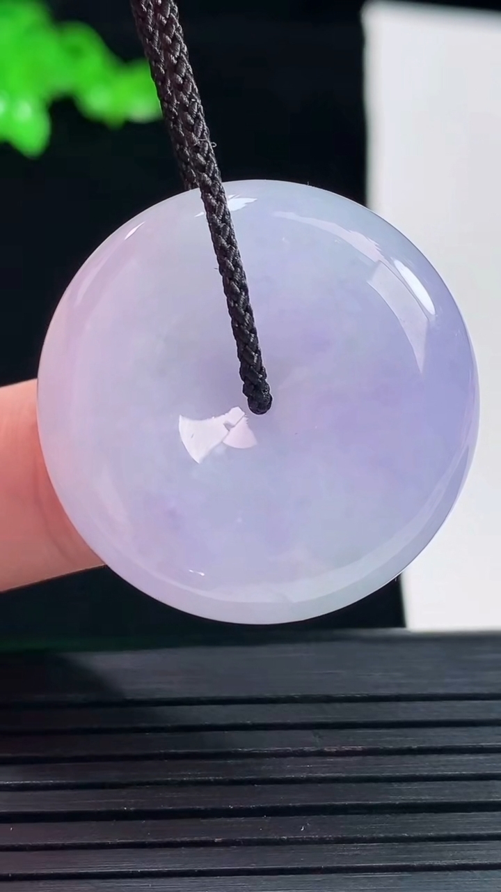 天然A货翡翠紫罗兰平安扣吊坠，尺寸29.5-8.8重量:16.04g
5月26日