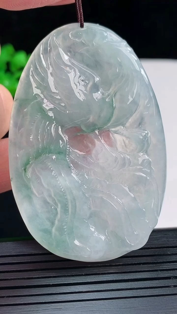 天然A货翡翠冰种飘花凤凰吊坠，尺寸64-43-5重:24.63g  h12
5月26日