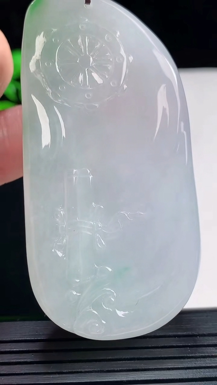 天然A货翡翠凤凰观音吊坠，尺寸68-34-12.2重量:62.23g
5月27日