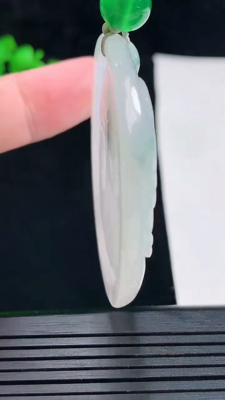 天然A货翡翠普贤菩萨吊坠，尺寸51.3-39.8-6.3重:24.98g  h474
5月27日