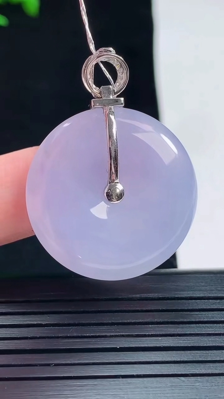 天然A货翡翠种紫罗兰平安扣吊坠，尺寸36.6-28-5.6重量:10.39g
5月28日