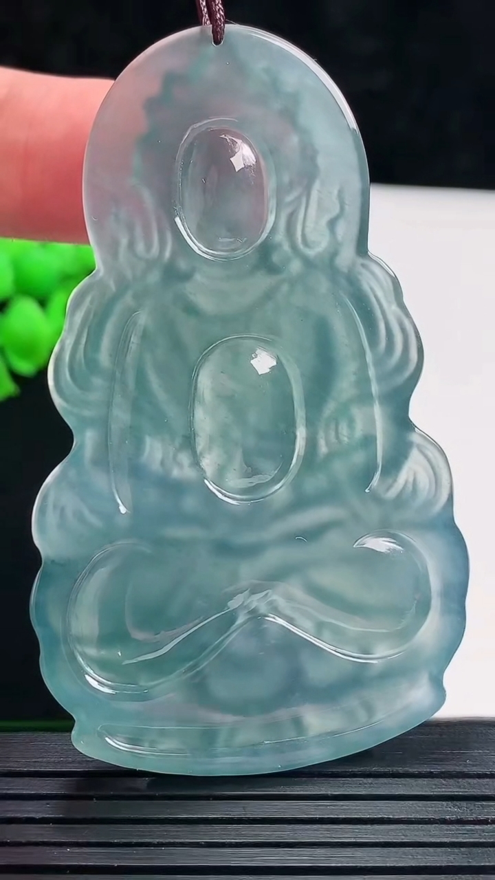 天然A货翡翠蓝水度母菩萨吊坠，尺寸66.3-40-5.5重量:24.86g
5月28日