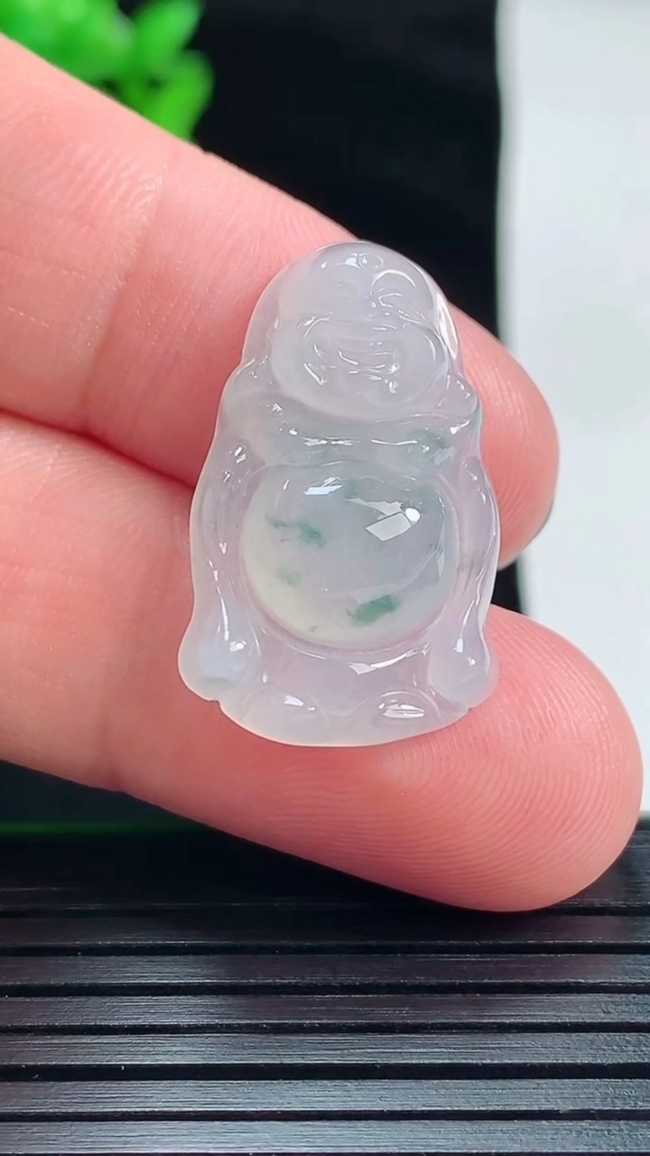 天然A货翡翠飘花站佛吊坠，尺寸26-16-6重量:3.97g
5月28日