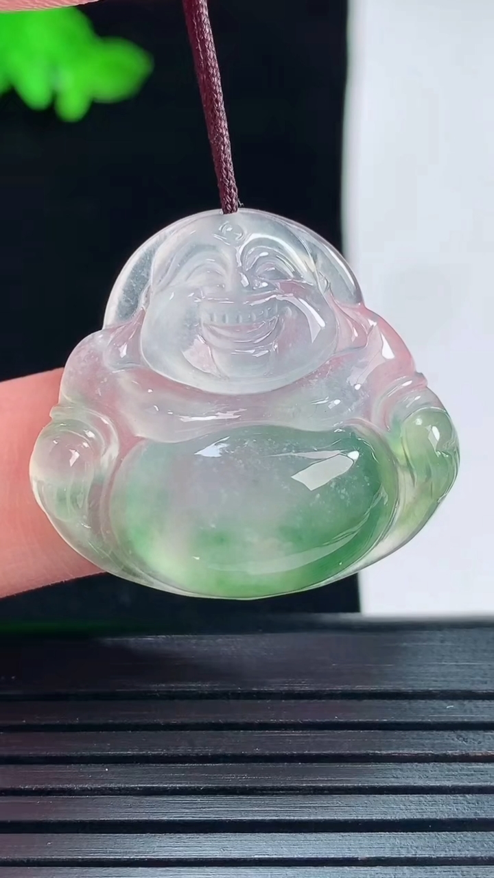 天然A货翡翠冰种飘花佛公吊坠，尺寸26-28.6-5.2重量:5.67g
5月29日