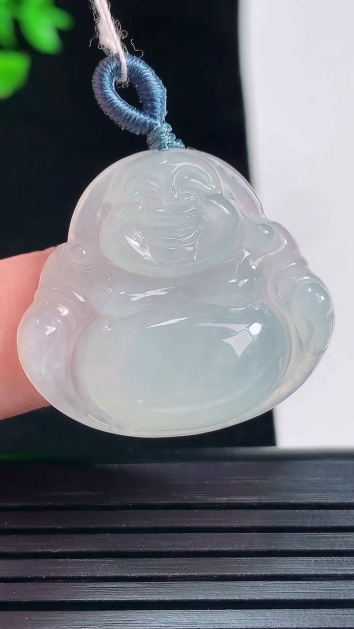 天然A货翡翠佛公吊坠，尺寸25.5-29-6重量:6.74g
5月29日