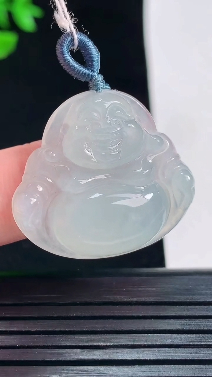 天然A货翡翠佛公吊坠，尺寸25.5-29-6重量:6.74g
5月29日