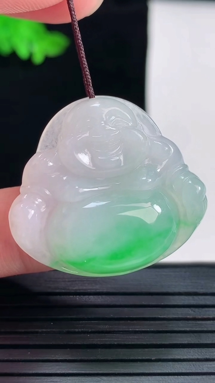 天然A货翡翠佛公吊坠，尺寸28.6-32-6重量:8.78g
5月29日
