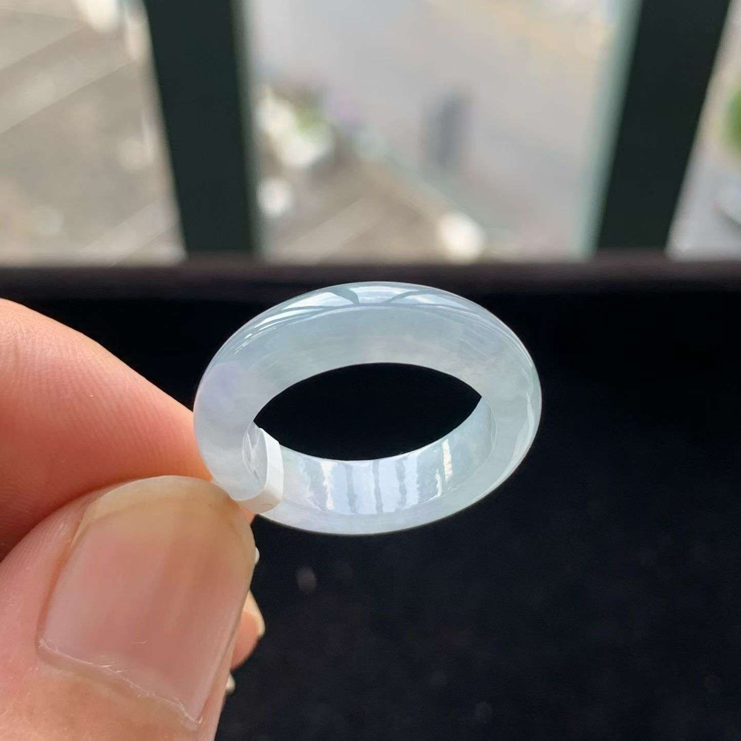 A货天然翡翠冰糯种紫罗兰戒指17号重量4.14g
5月30日