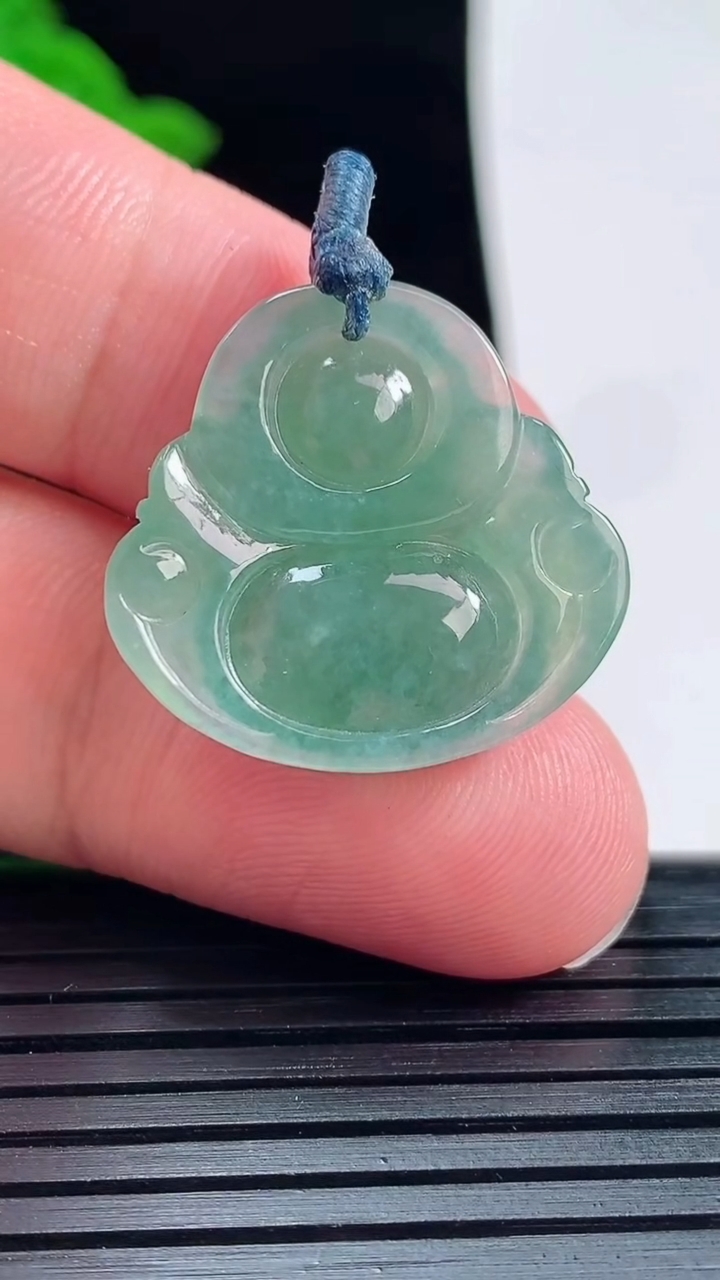 天然A货翡翠佛公吊坠，尺寸22.5-24-6重量:4.78g
5月30日