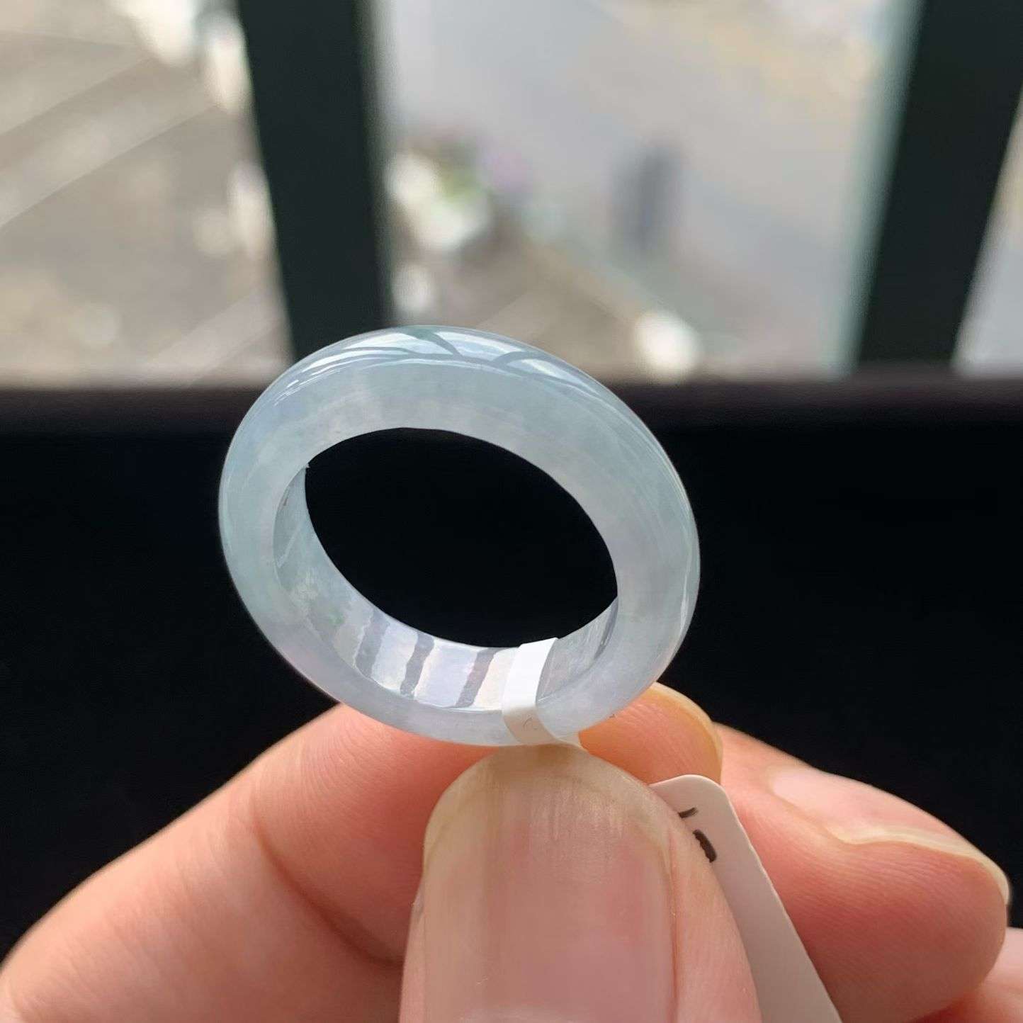 A货天然翡翠冰糯种紫罗兰戒指17号重量4.14g
5月30日