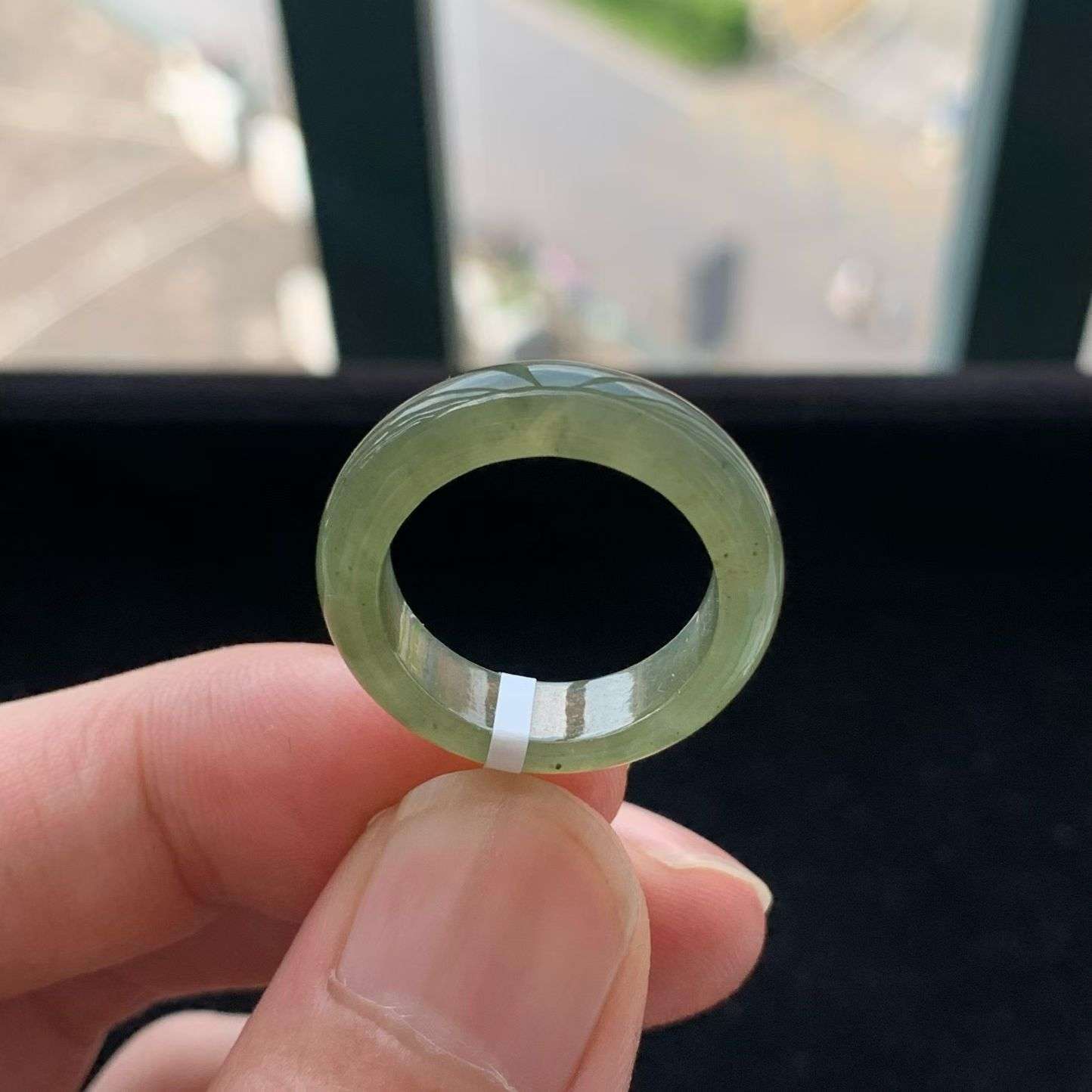 A货天然翡翠冰糯种冰黄翡戒指16-17号重量4.25g
5月30日