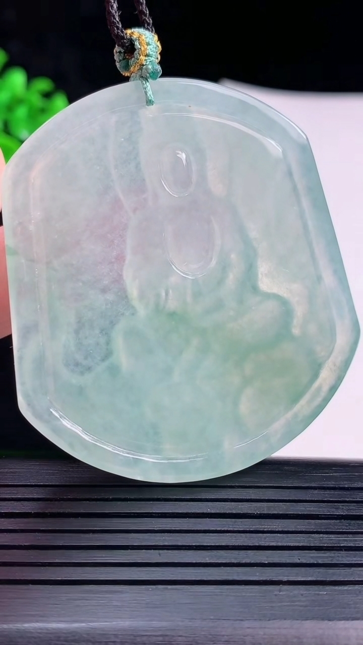 天然A货翡翠普贤菩萨吊坠，尺寸54.6-49-4.8重量:27.67g
5月30日
