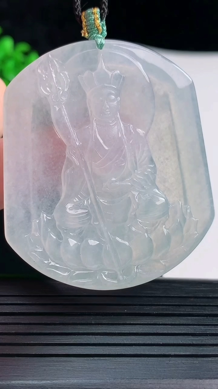 天然A货翡翠地藏王吊坠，尺寸51.6-44.8-4重量:22.85g
5月30日