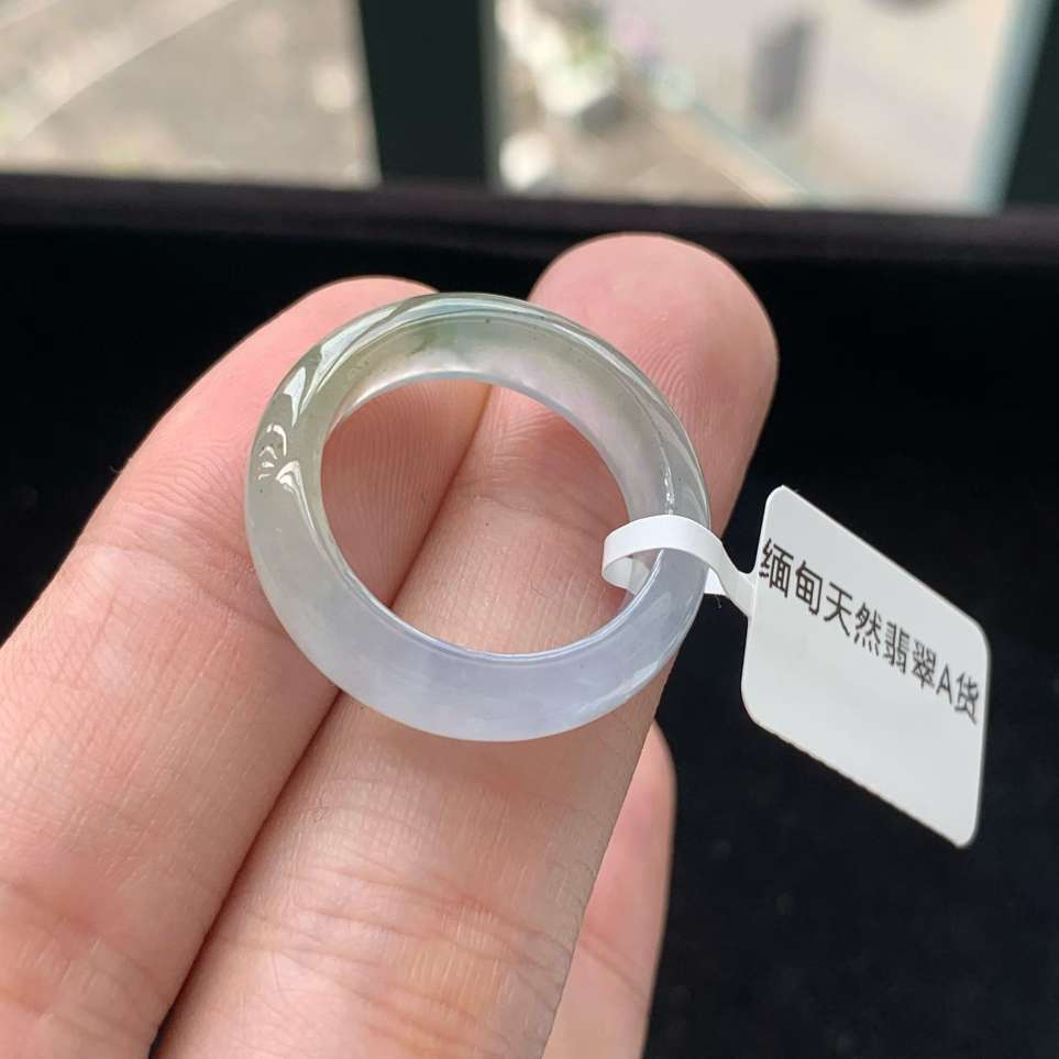 A货天然翡翠冰种紫罗兰飘花黄翡戒指19-20号重量4.53g
5月30日