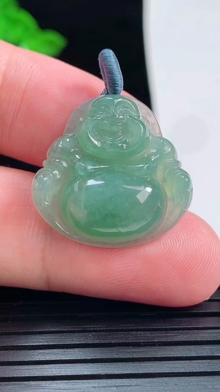 天然A货翡翠佛公吊坠，尺寸22.5-24-6重量:4.78g
5月30日
