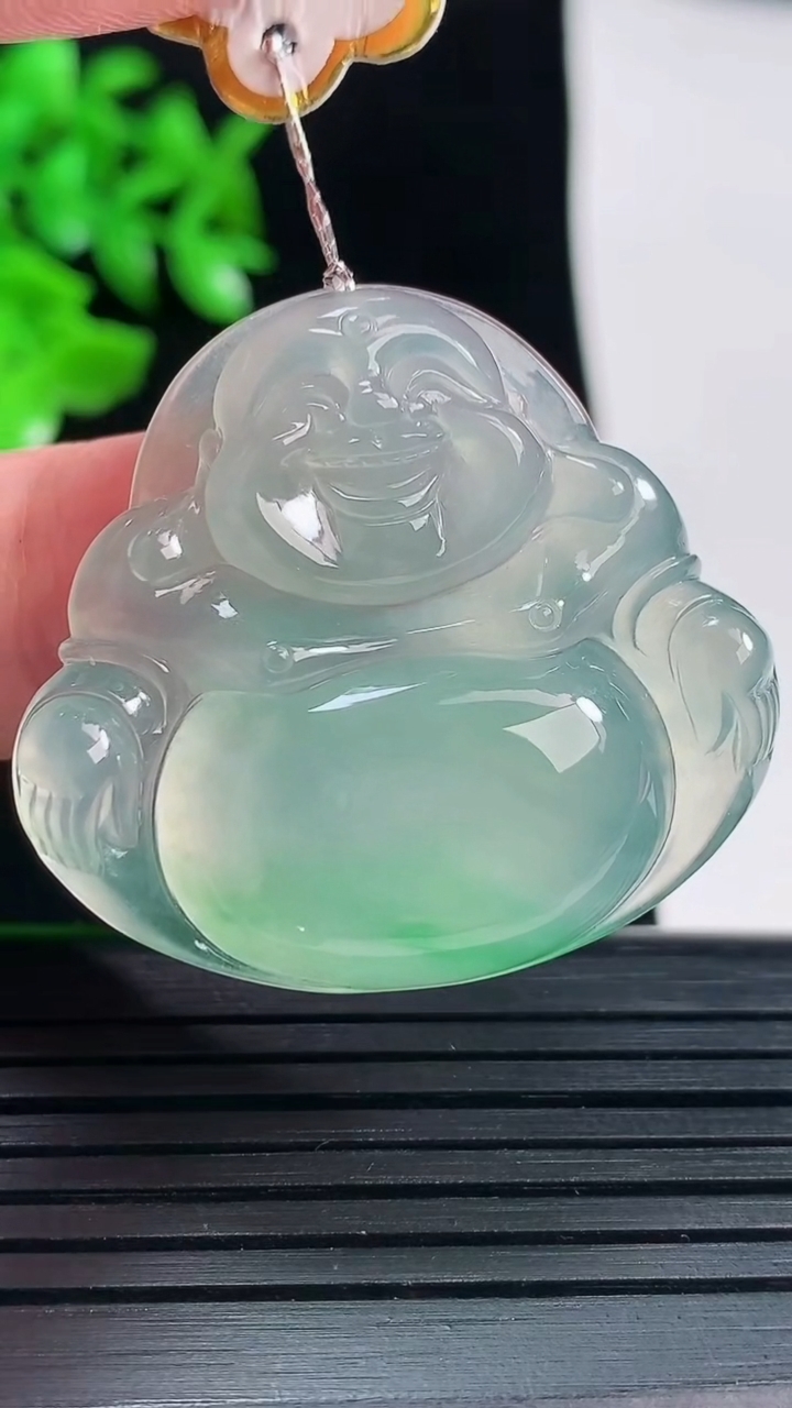 天然A货翡翠佛公吊坠，尺寸32-35.5-5.8重量:11.10g
5月31日
