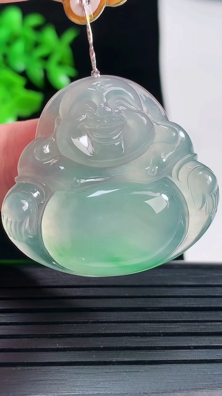 天然A货翡翠佛公吊坠，尺寸32-35.5-5.8重量:11.10g
5月31日