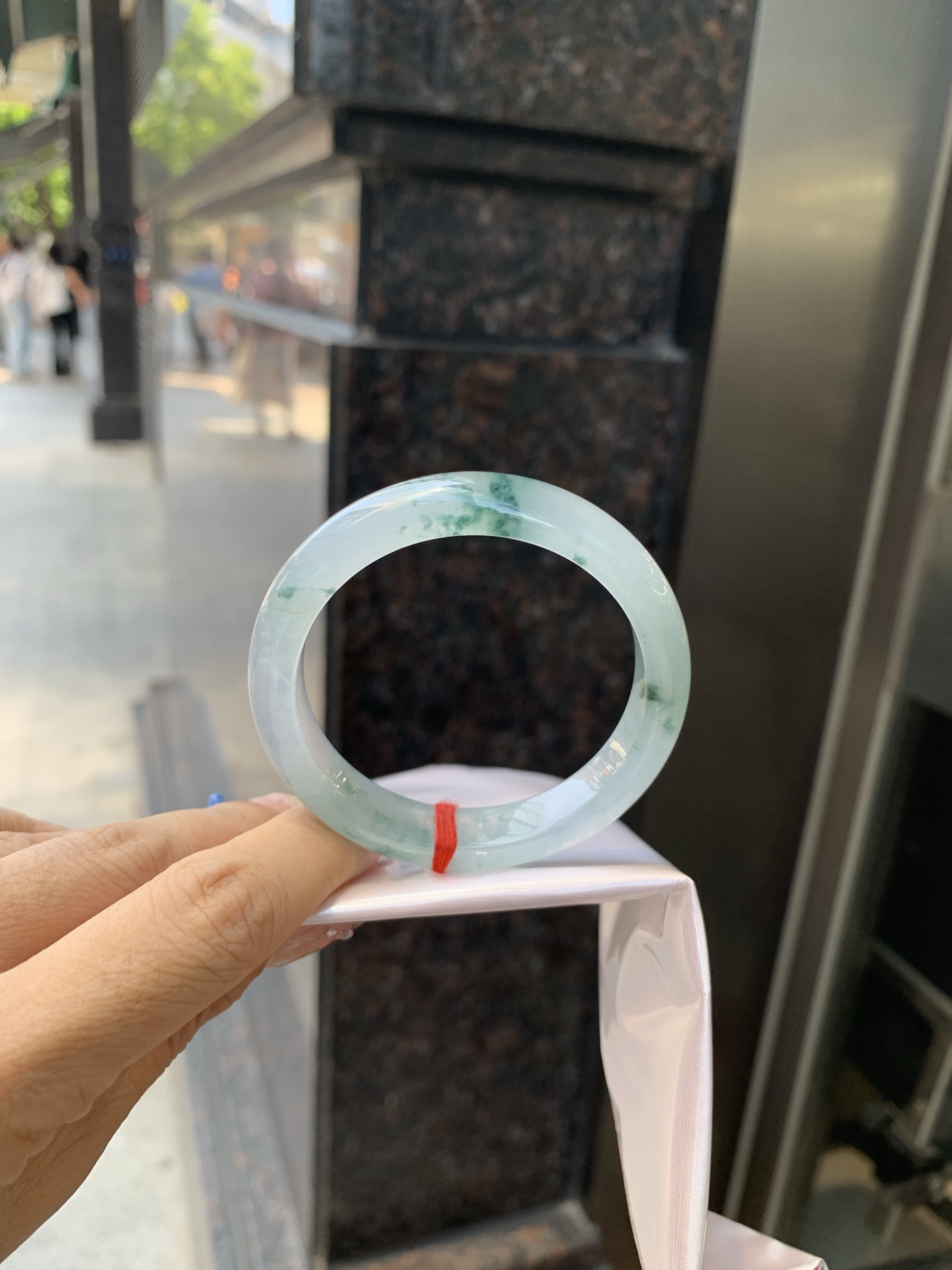 冰飘花正圈，50.2/7/10.2，0430-N592，打灯棉线，底妆冰透起光，蓝花灵动飘逸，勾勒出一幅唯美诗意的山水意境画，古典优雅又秀气