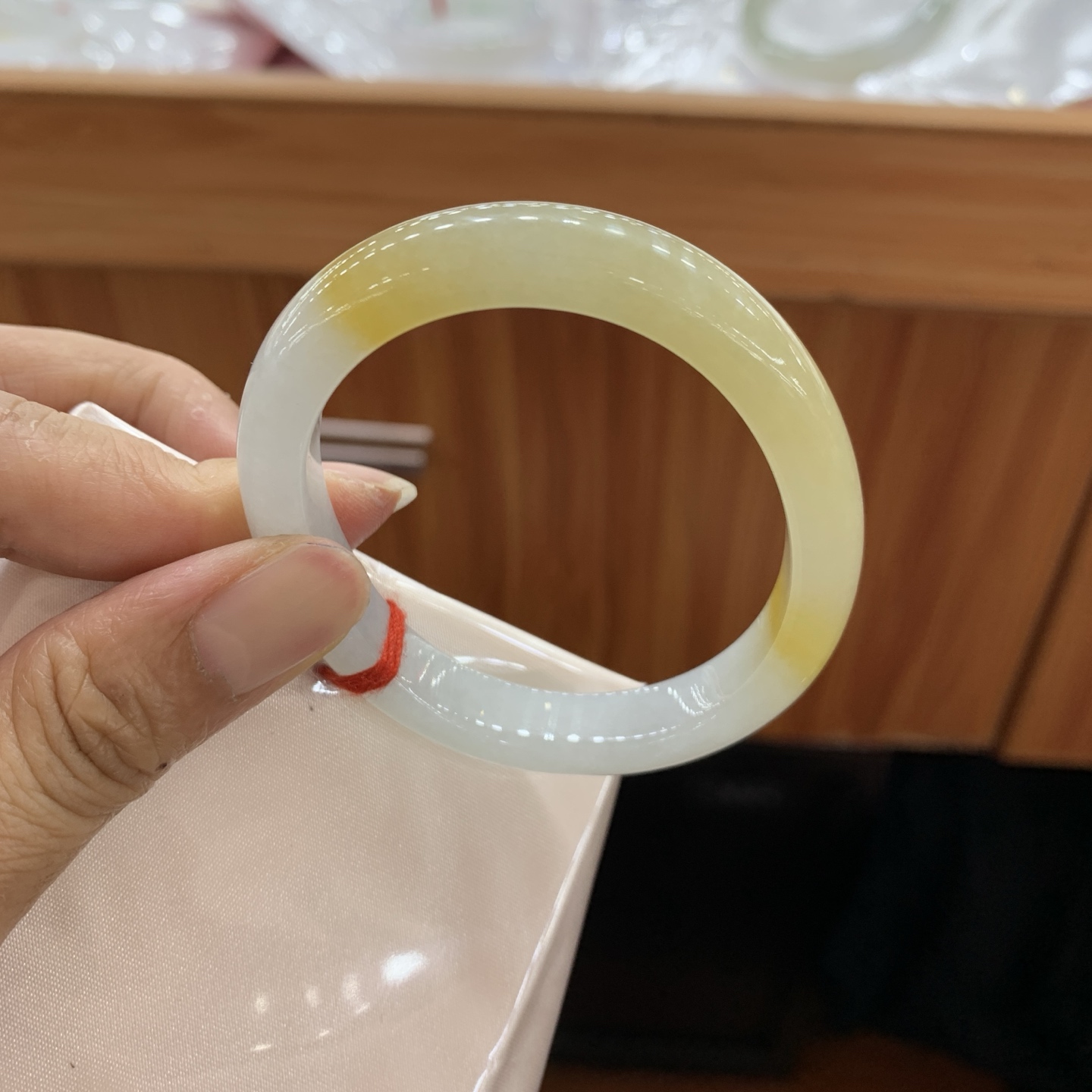 042919FN 黄翡贵妃翡翠手镯 54.5-46-9.7-7.2