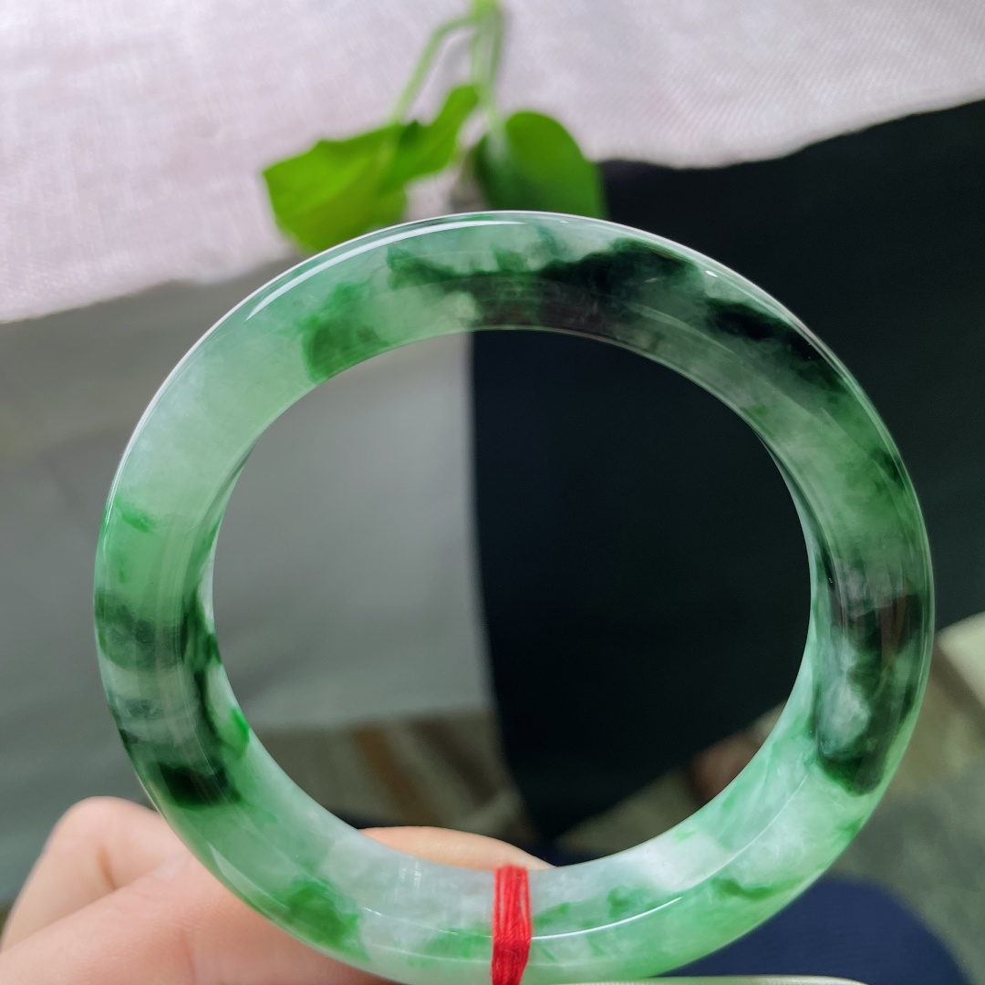 57.8/12/8.6，飘绿正圈，种老，晶莹玉润，绿意飘盈，花影入梦。晶体，ss51393a