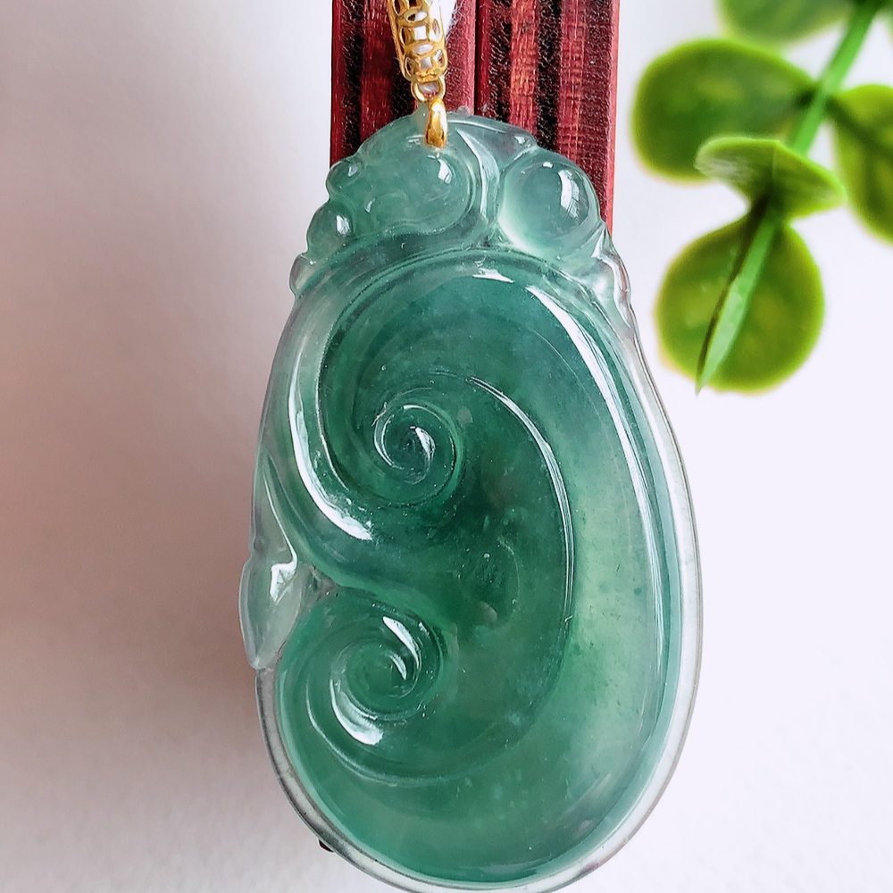 18k金扣冰润蓝冰吉祥如意翡翠吊坠  寓意“万事如意，吉祥如意,福寿绵长 心想事成”饱满大气，通透水